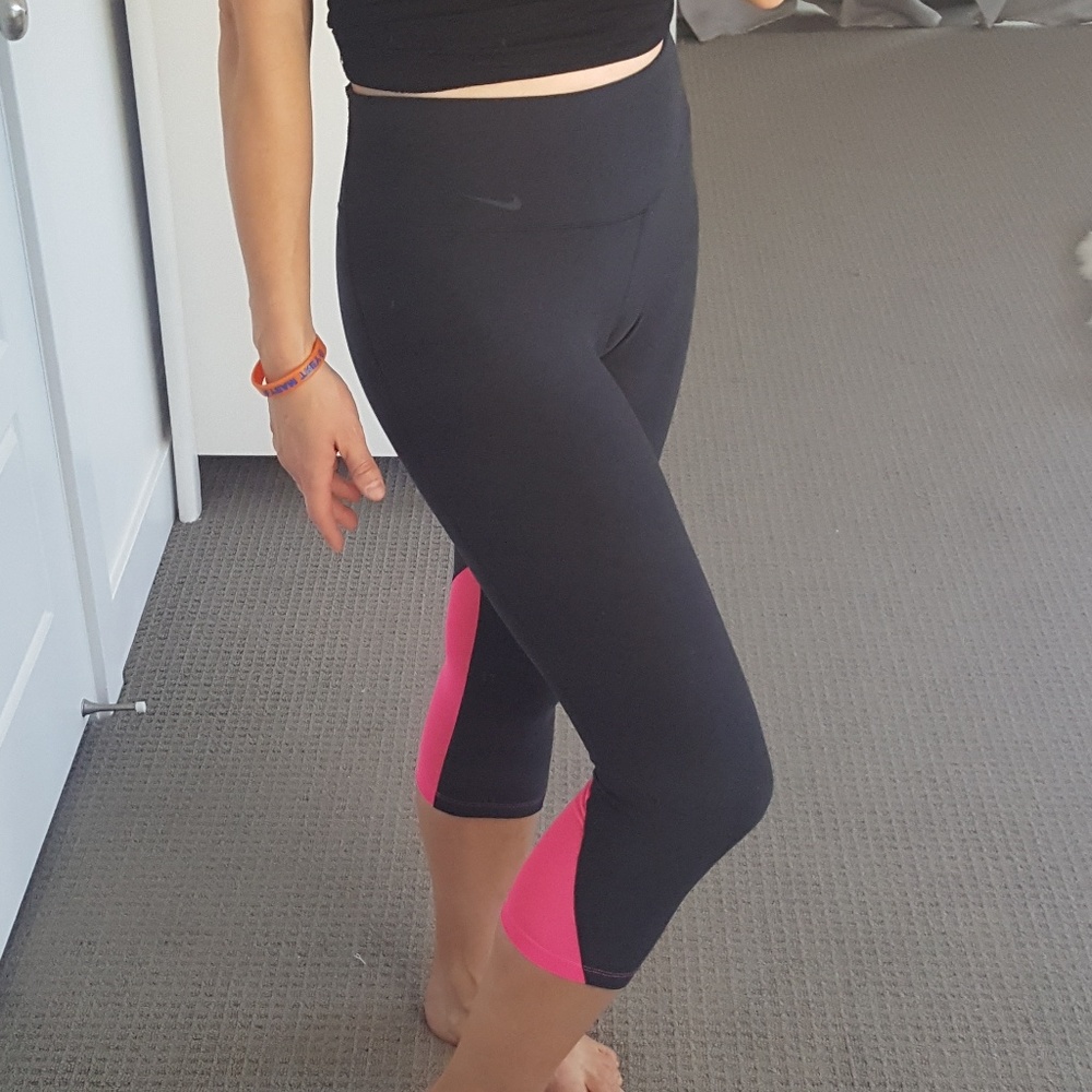 Nike Legend Workout Capris